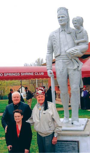 Randy Dieter (left) stands with statue models Al Hortman and Bobbi Jo Wright.
Bill Edwards photo