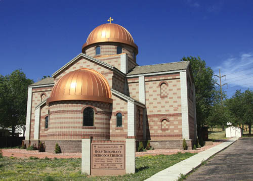 The sanctuary of the Saints Constantine & Helen Holy Theophany Orthodox Church faces onto North Chestnut 
Street. The new dining hall is to be built on open land behind it.
Westside Pioneer photo