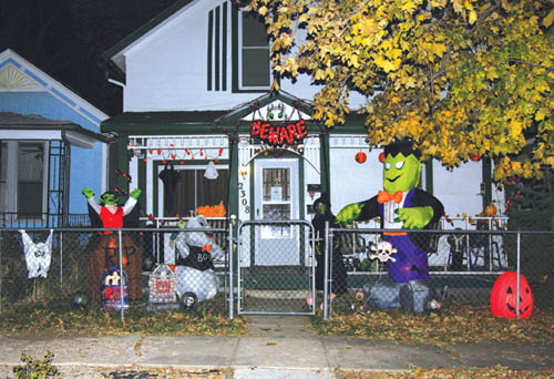 ABOVE: With Halloween becoming an increasingly decorative day of the year, this display at 2308 W. Bijou 
St. was one of several eye-catchers on the Westside this season.
Westside Pioneer photo