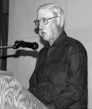 Bob Lane gave a tour of Colorado postcards from 1900 to 1945 at the Nov. 10 Pikes Peak Posse dinner meeting. 
Westside Pioneer photo 