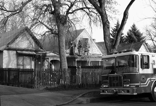 Crews from the Westsides Fire Stations 3 and 5 helped
keep the fire at 1726 W. Colorado Ave. from spreading to
the houses on either side Dec. 7. The cause of the
$140,000 blaze is under investigation.
Westside Pioneer photo
